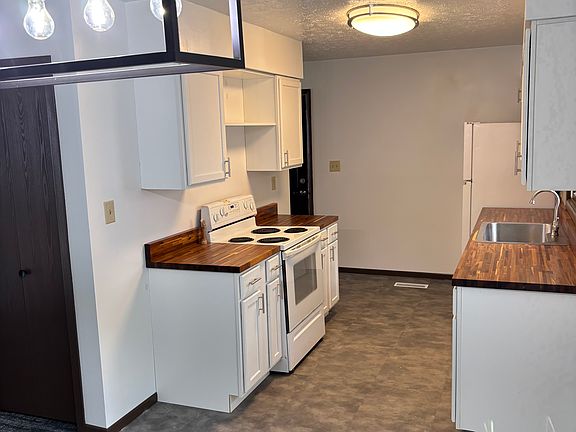 3rd image of 228 W Hamilton St