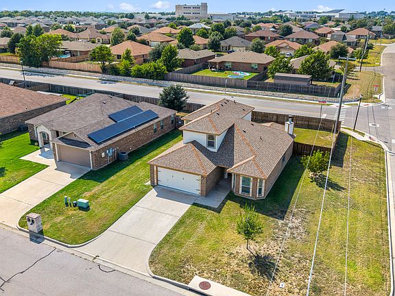 2nd image of 2114 Hamilton Ln