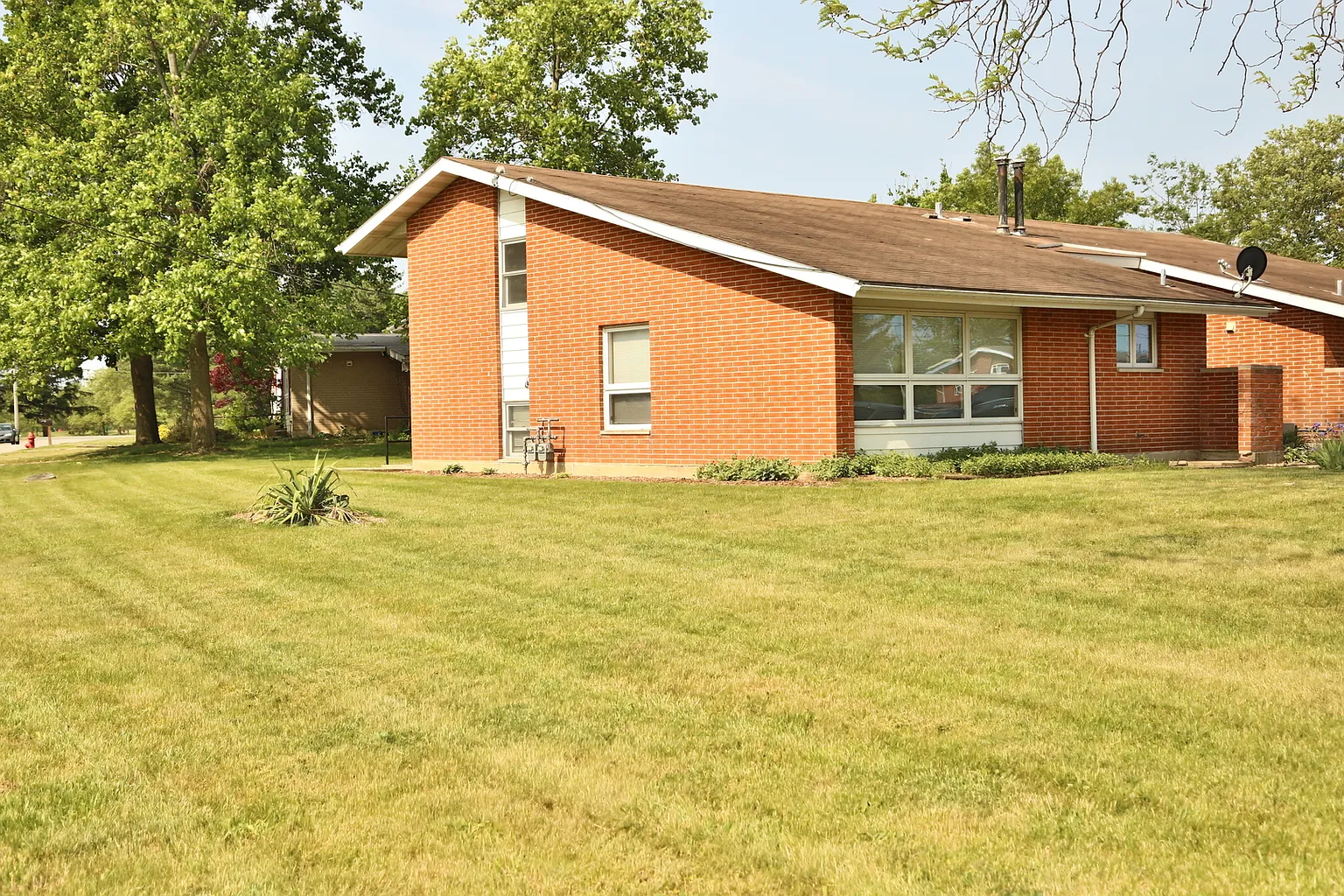 1434 Fairway Dr photo 1