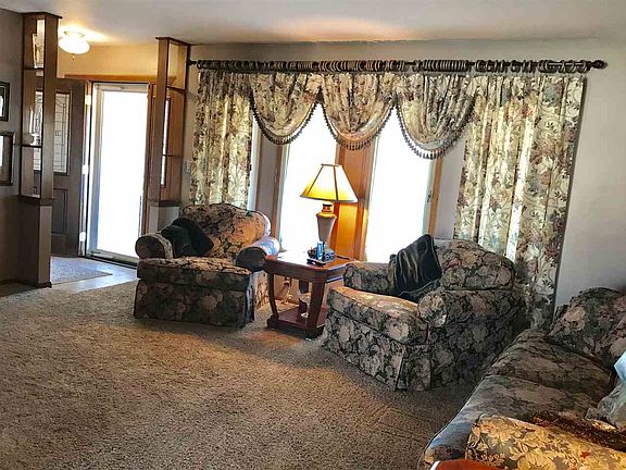 3rd image of 32 Harris Dr