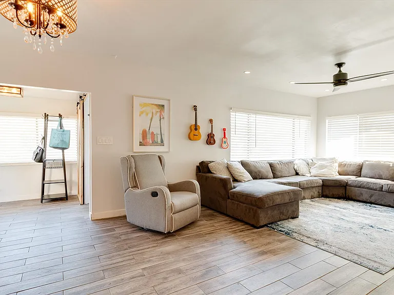 6108 Springvale Dr — Photo 20