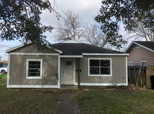 2222 Avenue B, Nederland, TX 77627