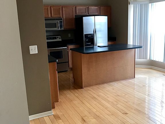 5th image of 766 Sandalwood Dr