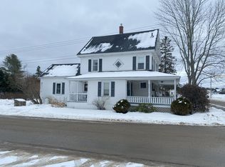 31 School St, Lincoln, ME 04457