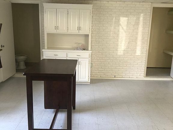 3rd image of 4016 Wanda Lynn Dr
