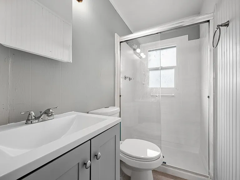 2428 Poplar St — Photo 11