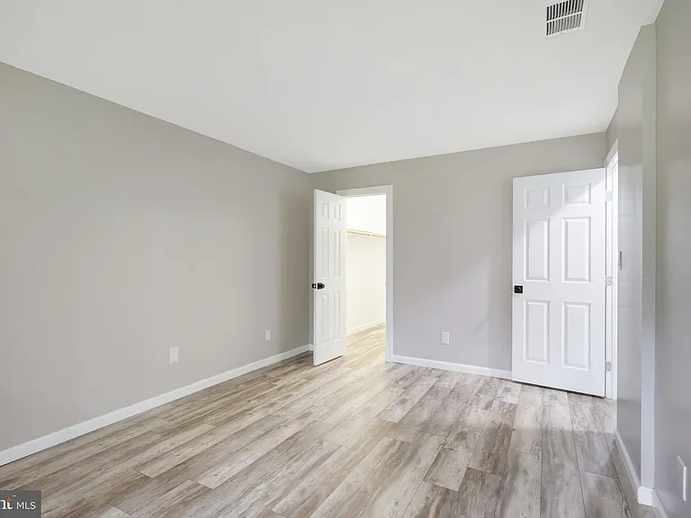 165 Wyndham Pl — Photo 22