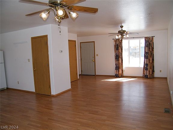 3rd image of 2221 Iron Dr