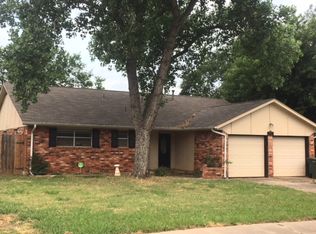 921 Kelly Park Rd, Edmond, OK 73003