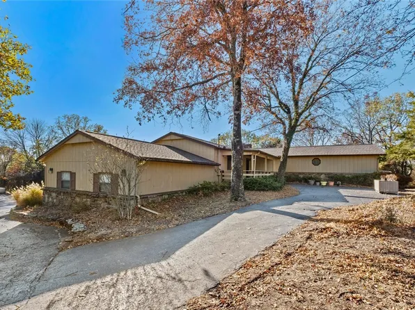 12585 Lodge Dr, Garfield, AR 72732