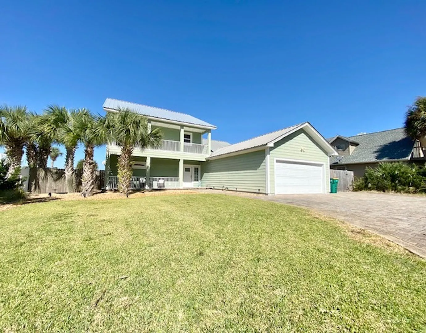 Wow! Beautiful 3 Bedroom Waterfront Fully Furnished Pool Home On Okaloosa Island! — Photo 2