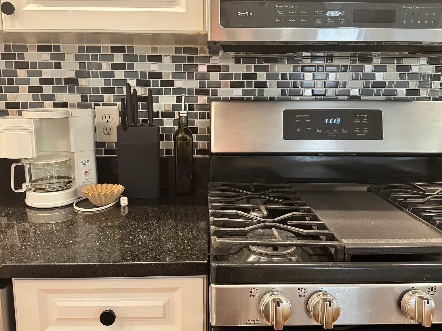 2 bed, 900 sqft, $5,050 — Photo 3