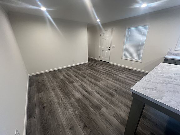 5th image of 18 Forest Cir