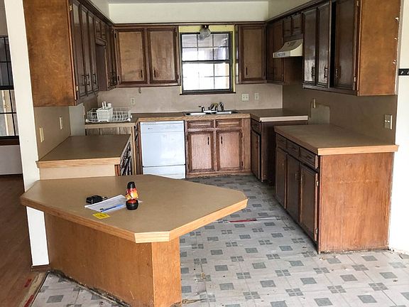 4th image of 1709 Brice Ave