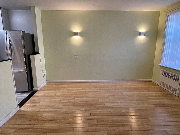 5th image of 142-05 Roosevelt Ave APT 415