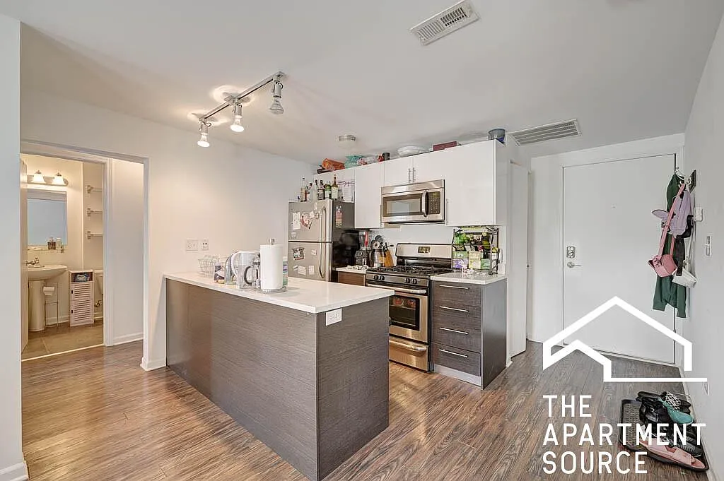 2022 South Throop Street #4E — Photo 1