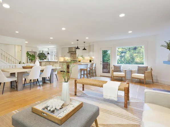 301 Capricorn Ave, Oakland, CA 94611