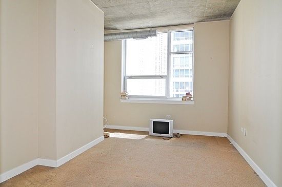 4th image of 1305 S Michigan Ave APT 1005