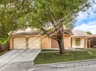 6823 Hillside Blf, San Antonio, TX 78233