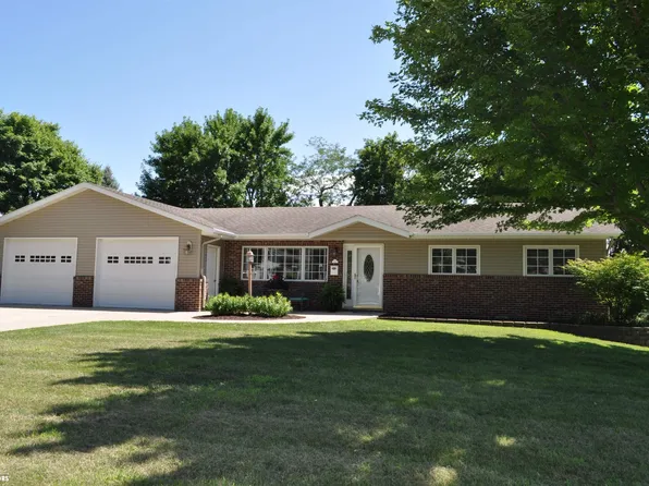256 E 18th St, Carroll, IA 51401
