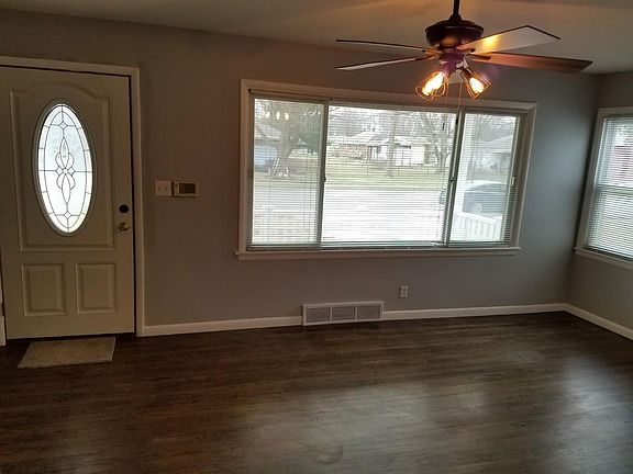 3rd image of 934 Walter Ave