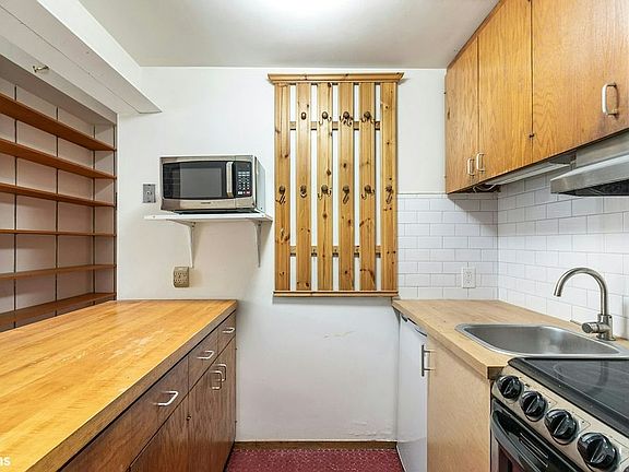 2nd image of 59 W 90th St APT 4F