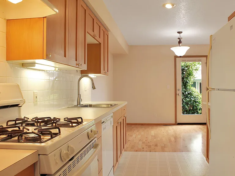 2941 NW Tyler Ave #2 — Photo 11