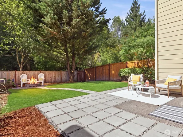 8303 233rd Place NE, Redmond, WA 98053