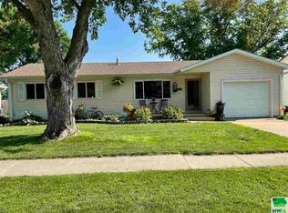 1101 Lucas St, Onawa, IA 51040