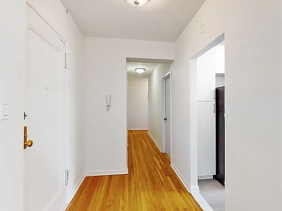 5th image of 16241 Powells Cove Blvd APT 4F