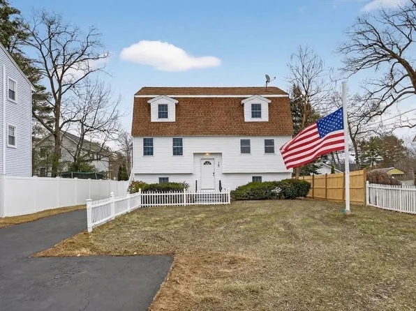 14 Cedarwood Rd, Billerica, MA 01821