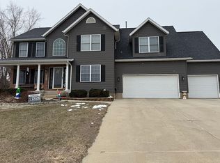 5374 Berkshire St, Bettendorf, IA 52722