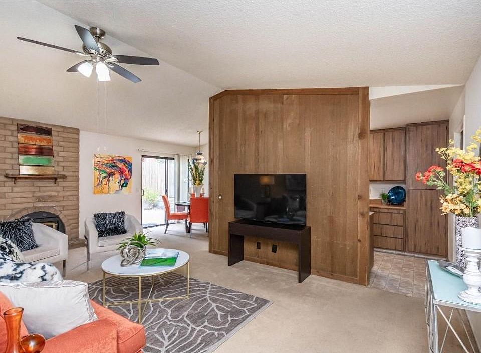 2nd image of 8048 Peppertree Way
