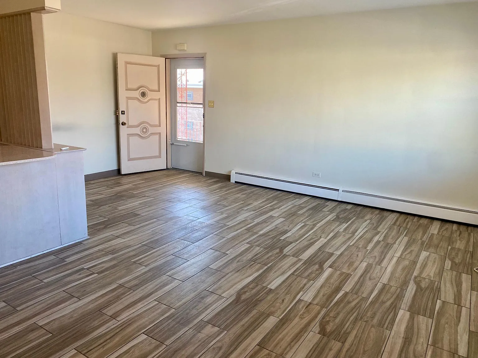 1 bed, 700 sqft, $1,450 — Photo 2