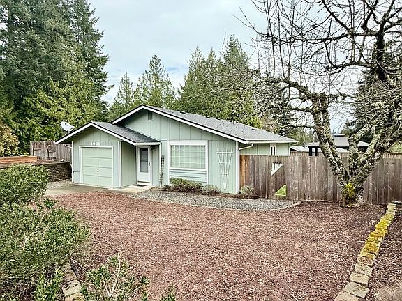 3rd image of 1065 Megan Ct E