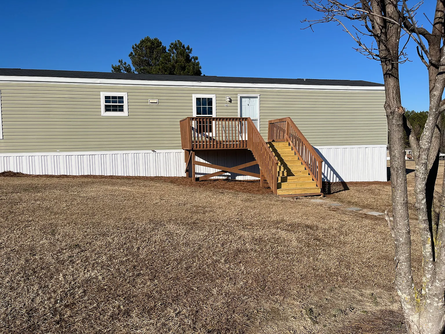 3 bed, 1000 sqft, $1,300 — Photo 1
