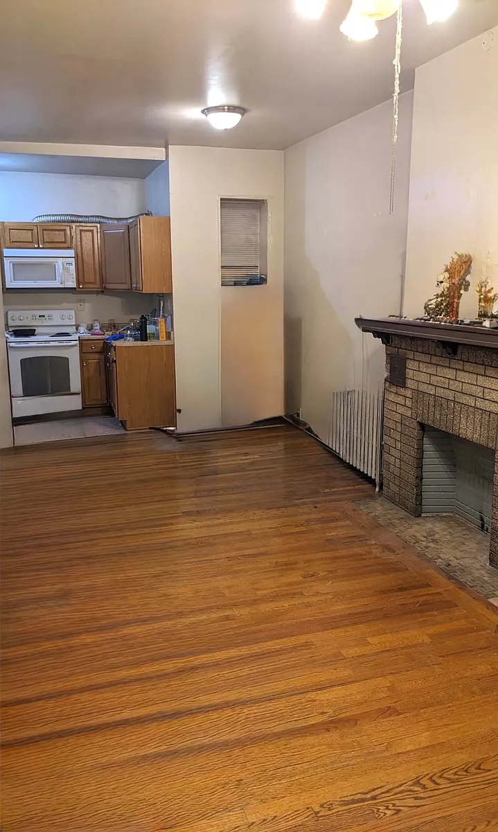 Building Photo - 1532 S 15th St #1