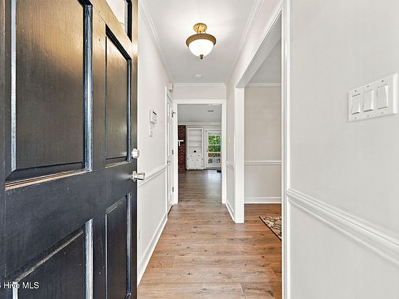 3rd image of 123 Duke Road