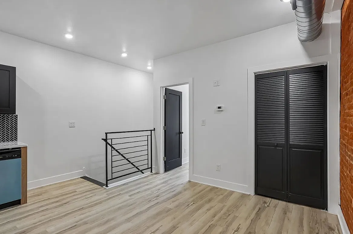 2 bed, 1100 sqft, $1,660 — Photo 3