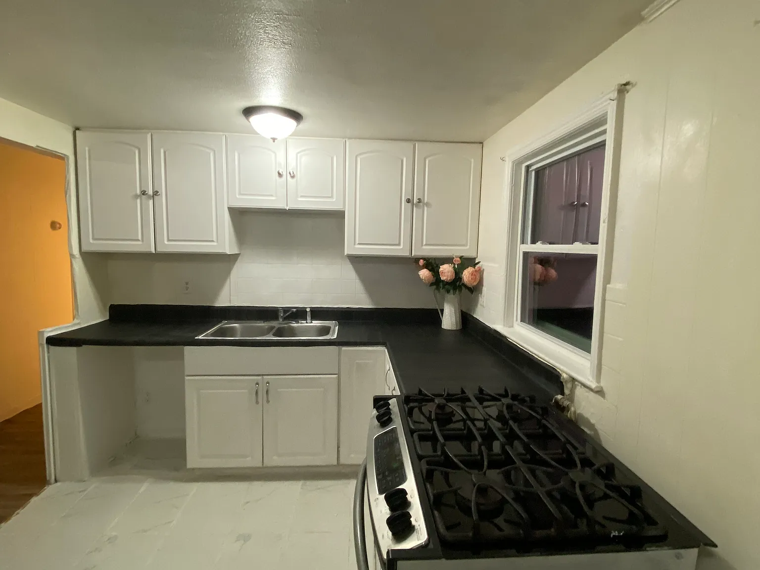 2 bed, 750 sqft, $2,000 — Photo 1