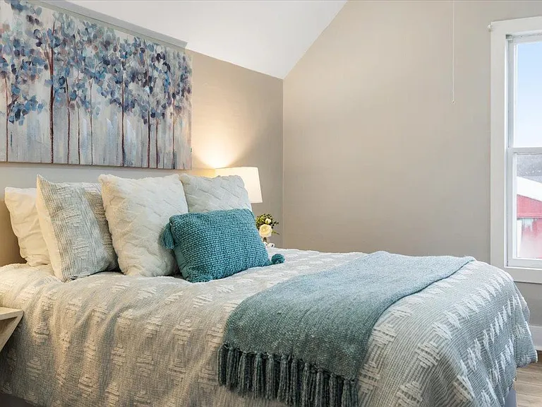 Unit Photo