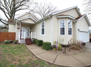 102 W High St, Troy, IL 62294