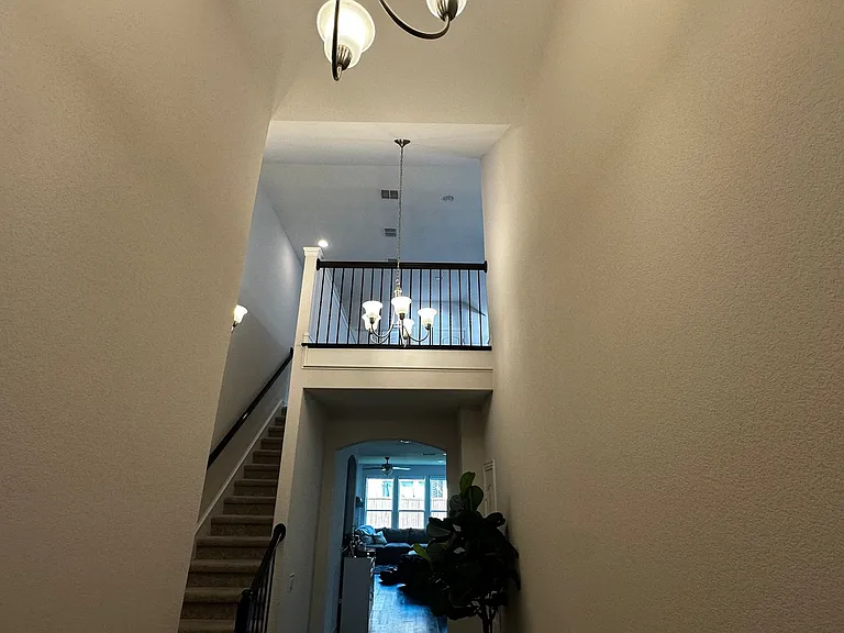 2616 Melrose Dr — Photo 14