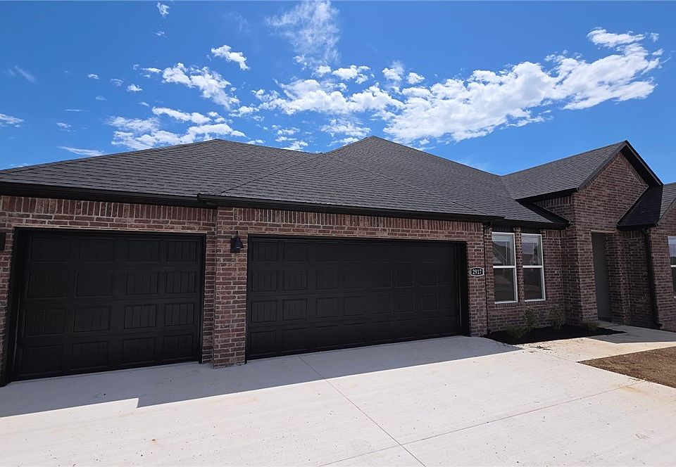 1st image of 2917 Hattie Ln
