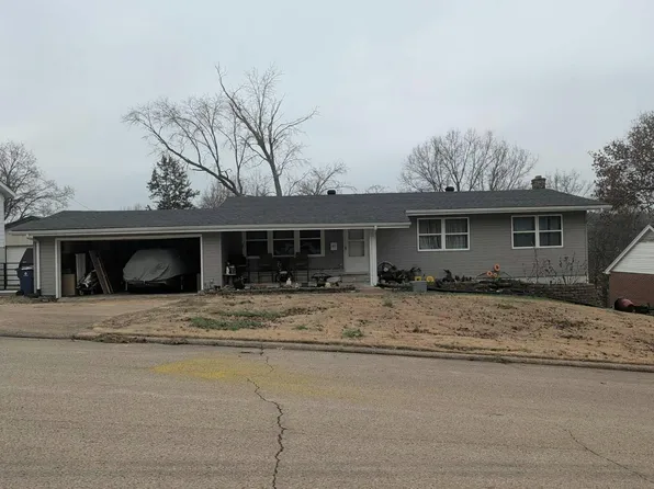 605 W Stone St, De Soto, MO 63020