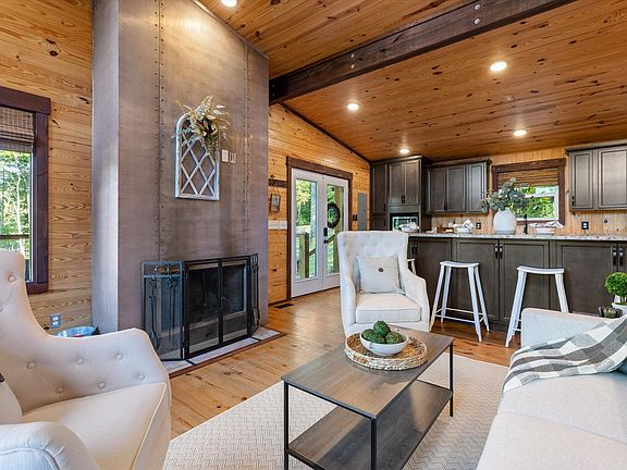 24th image of 203 Lombardi Rd