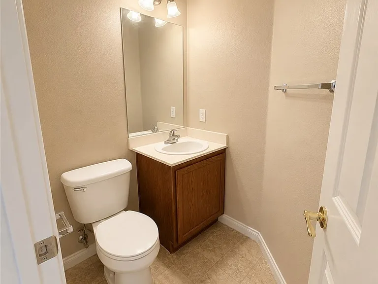 9100 Umberland Ave — Photo 4