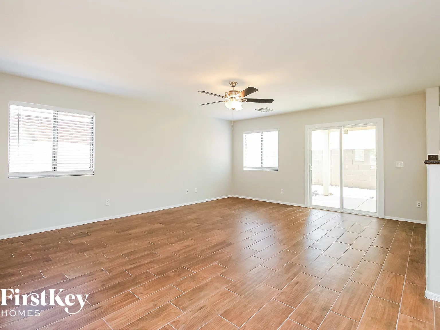 3 bed, 2.5 bath, 2293 sqft, $2,305 — Photo 2