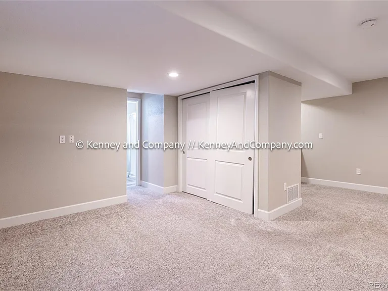 875 S Lindsey St — Photo 17