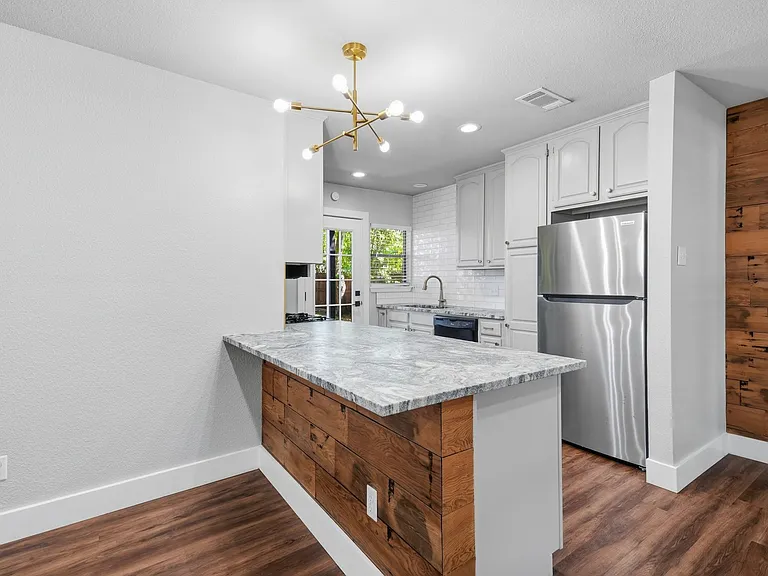 9011 Angora St — Photo 12